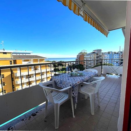 Bright Apartment With Pool Porto Santa Margherita di Caorle Ngoại thất bức ảnh