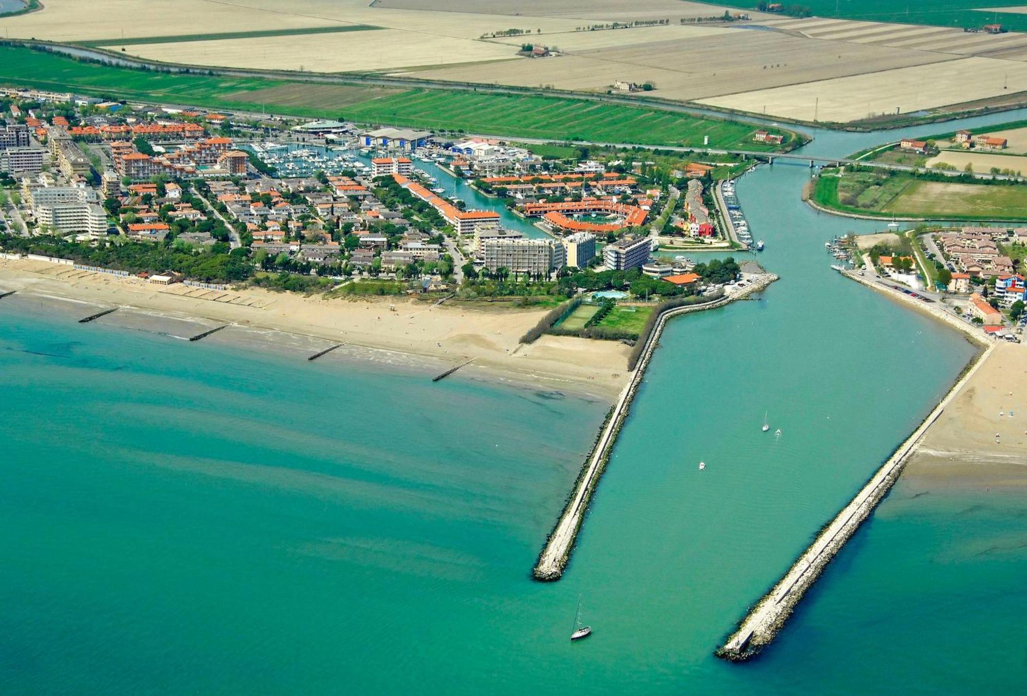 Bright Apartment With Pool Porto Santa Margherita di Caorle Ngoại thất bức ảnh