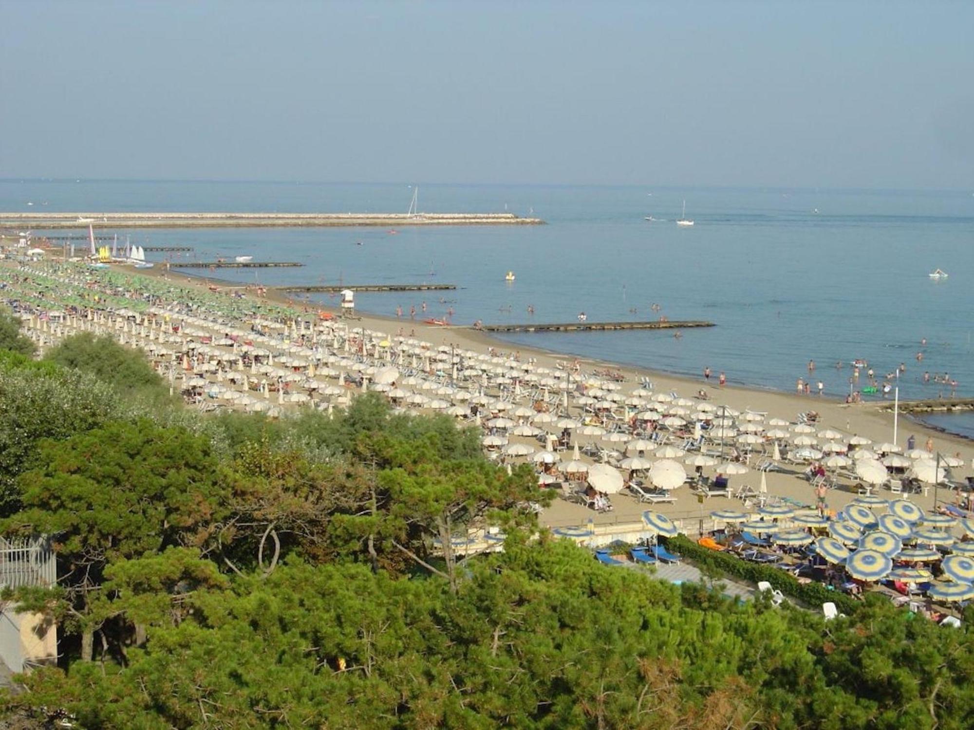 Bright Apartment With Pool Porto Santa Margherita di Caorle Ngoại thất bức ảnh