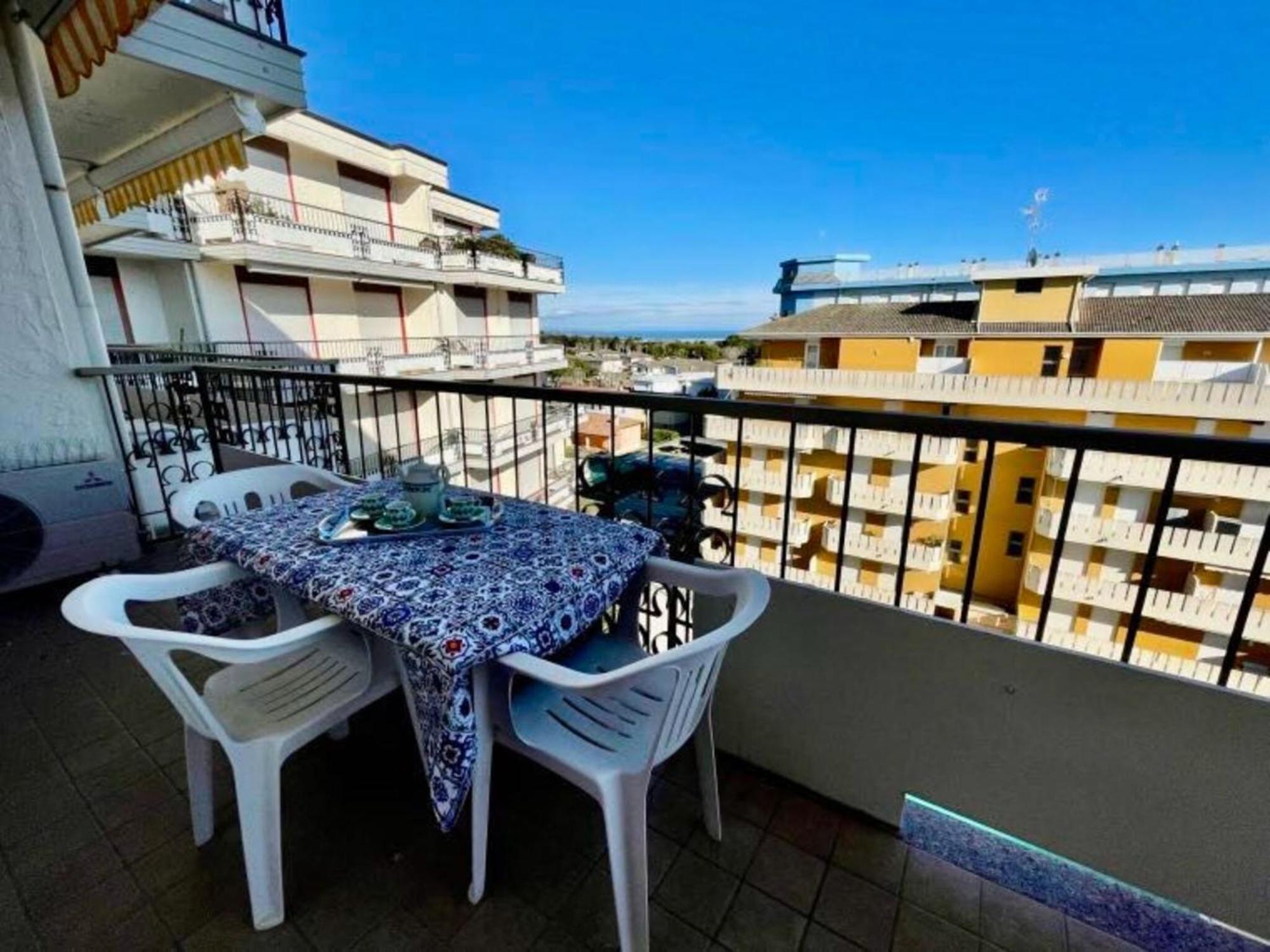 Bright Apartment With Pool Porto Santa Margherita di Caorle Ngoại thất bức ảnh
