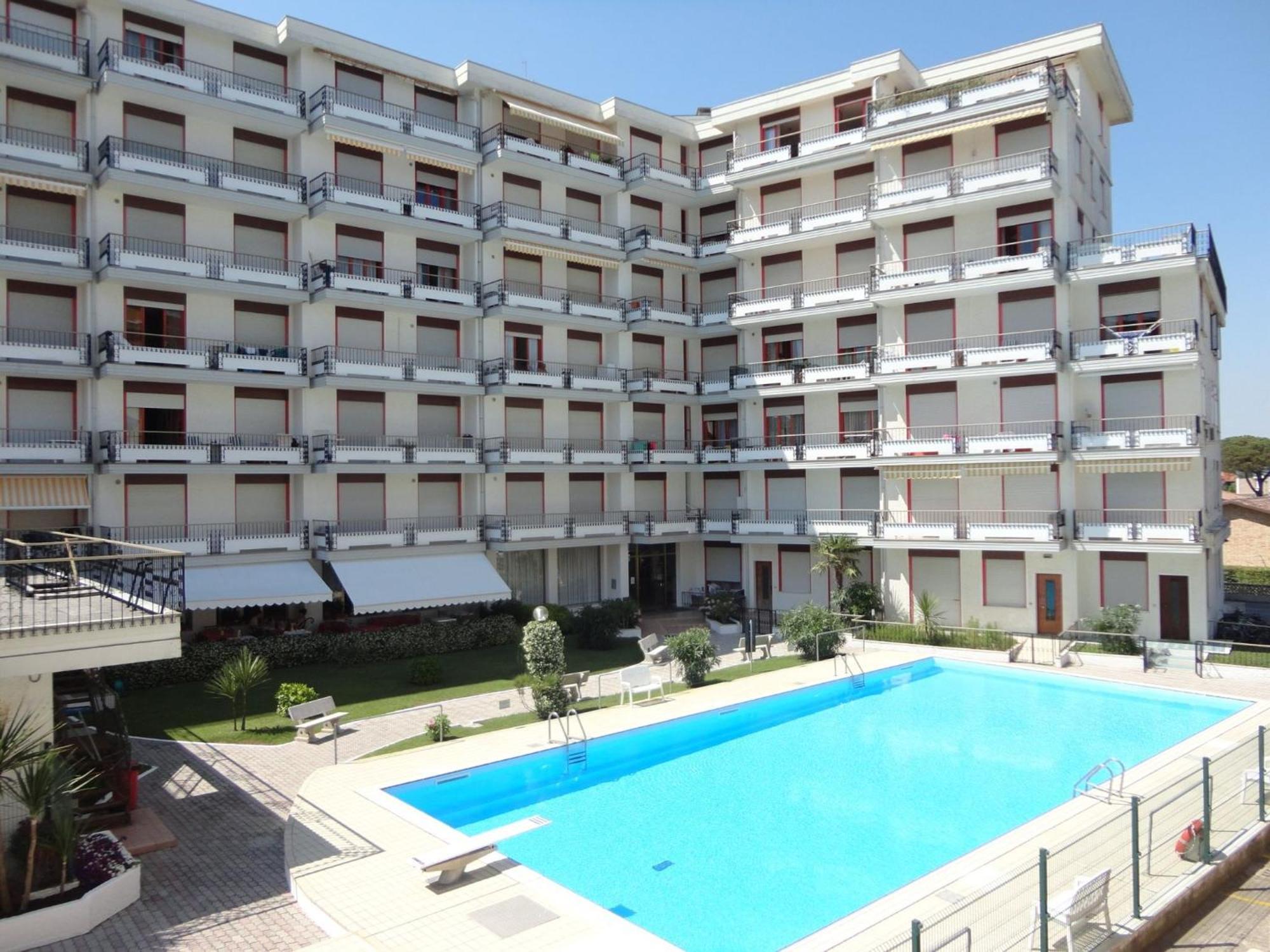 Bright Apartment With Pool Porto Santa Margherita di Caorle Ngoại thất bức ảnh