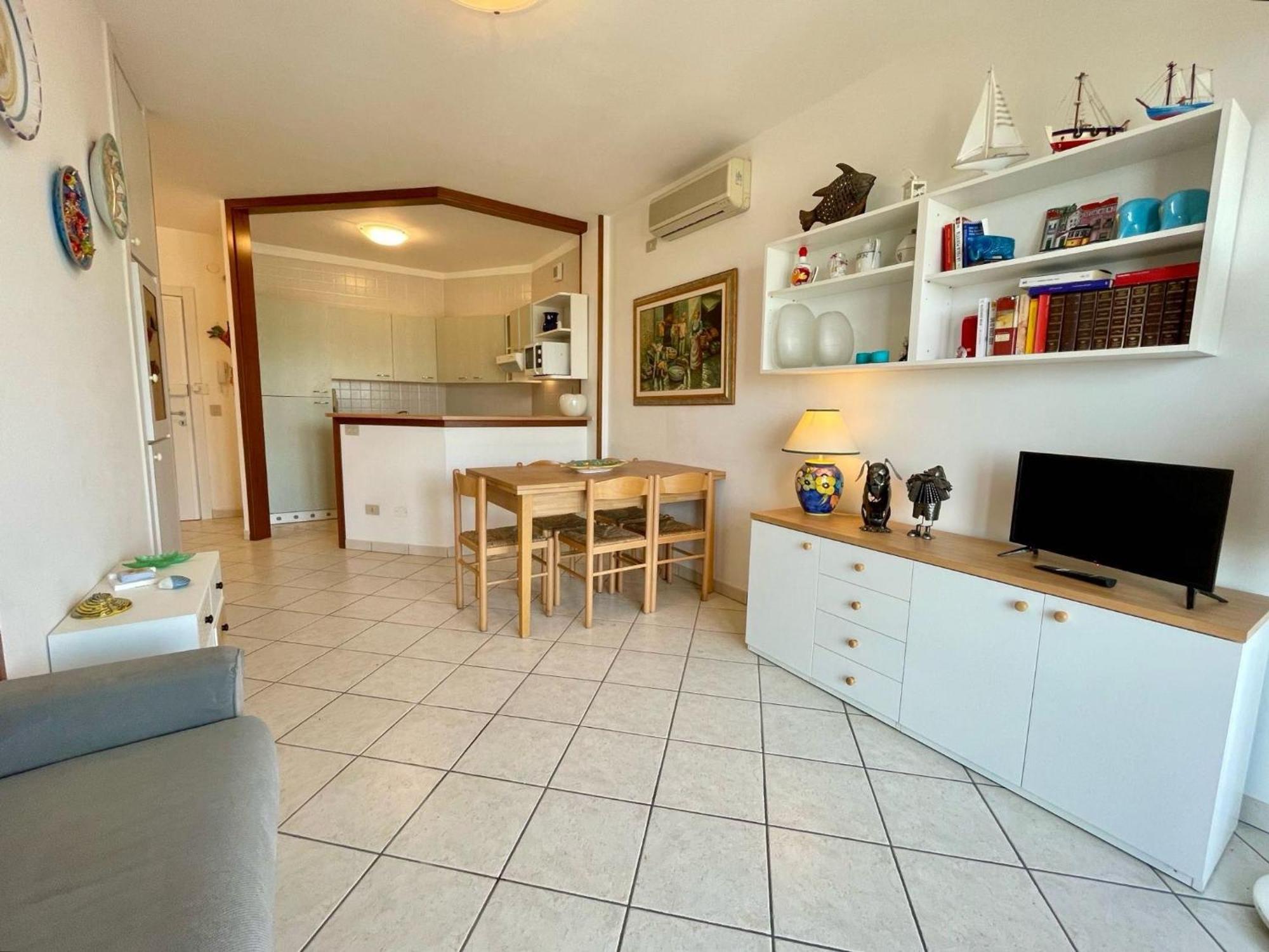 Bright Apartment With Pool Porto Santa Margherita di Caorle Ngoại thất bức ảnh